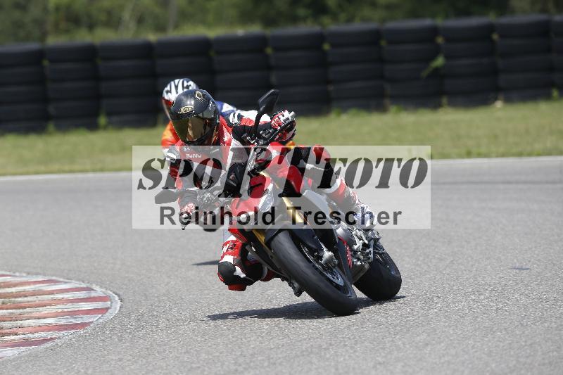 /27 12.06.2025 Ducati Schweiz Trackday Warmup  ADR/blau-bleu/ohne